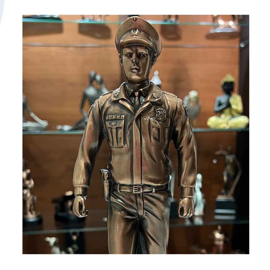 Figura Premiación Carabinero + Grabado Personalizable